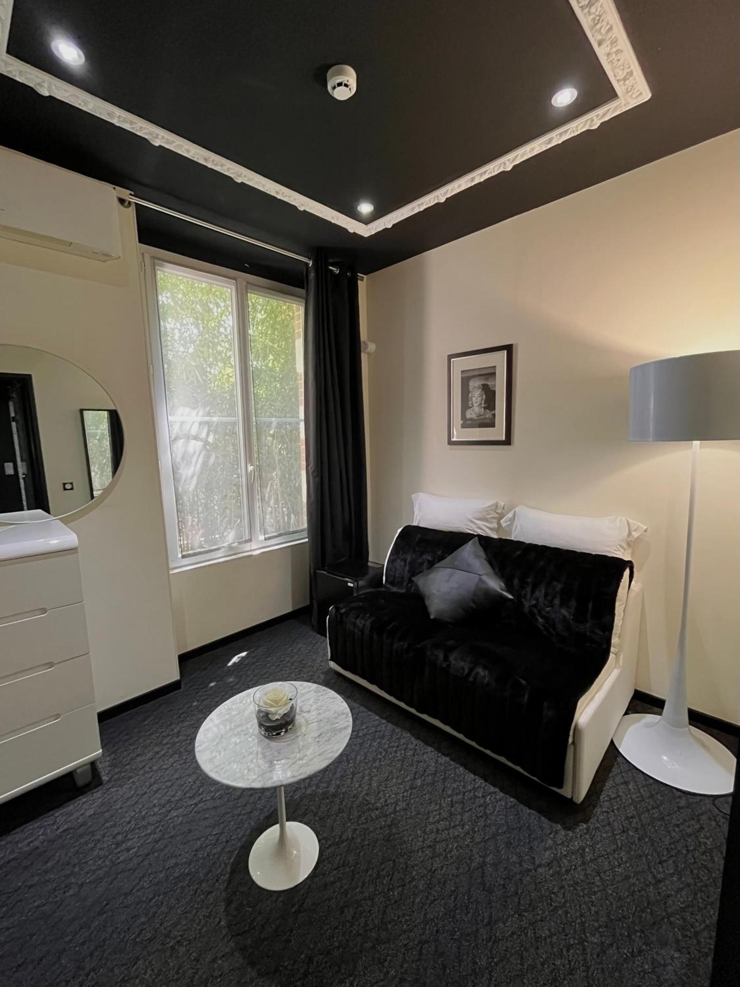 רושקורבון Art Hotel מראה חיצוני תמונה