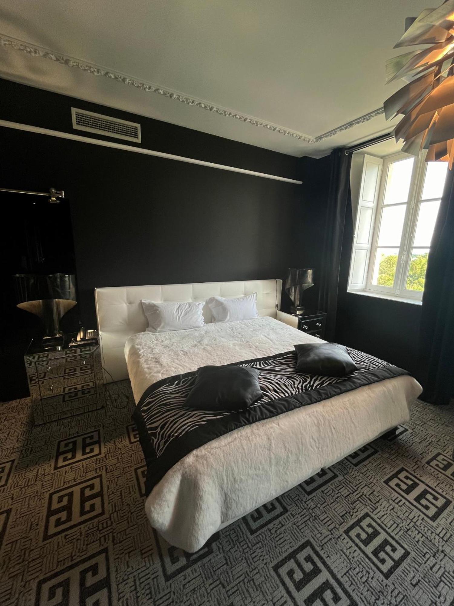 רושקורבון Art Hotel מראה חיצוני תמונה