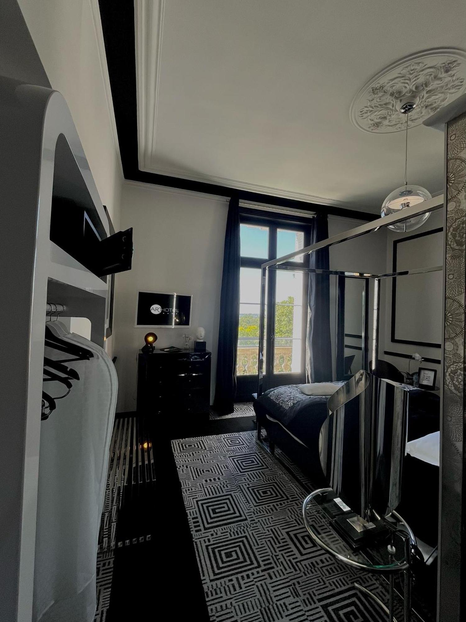 רושקורבון Art Hotel מראה חיצוני תמונה