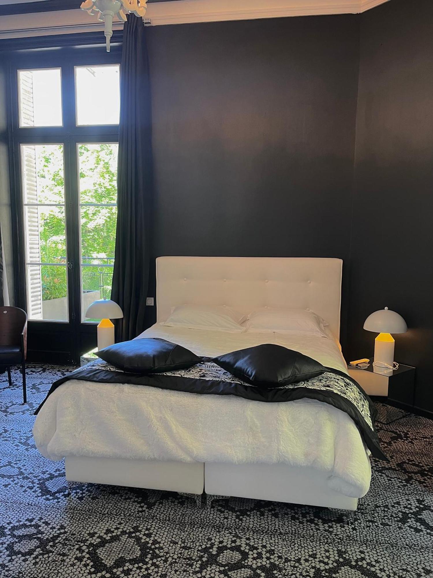 רושקורבון Art Hotel מראה חיצוני תמונה