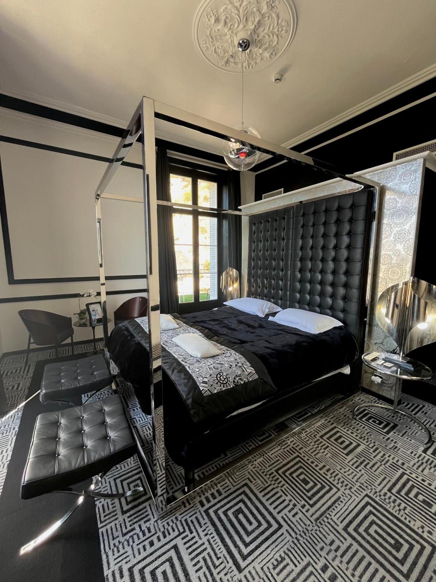 רושקורבון Art Hotel מראה חיצוני תמונה