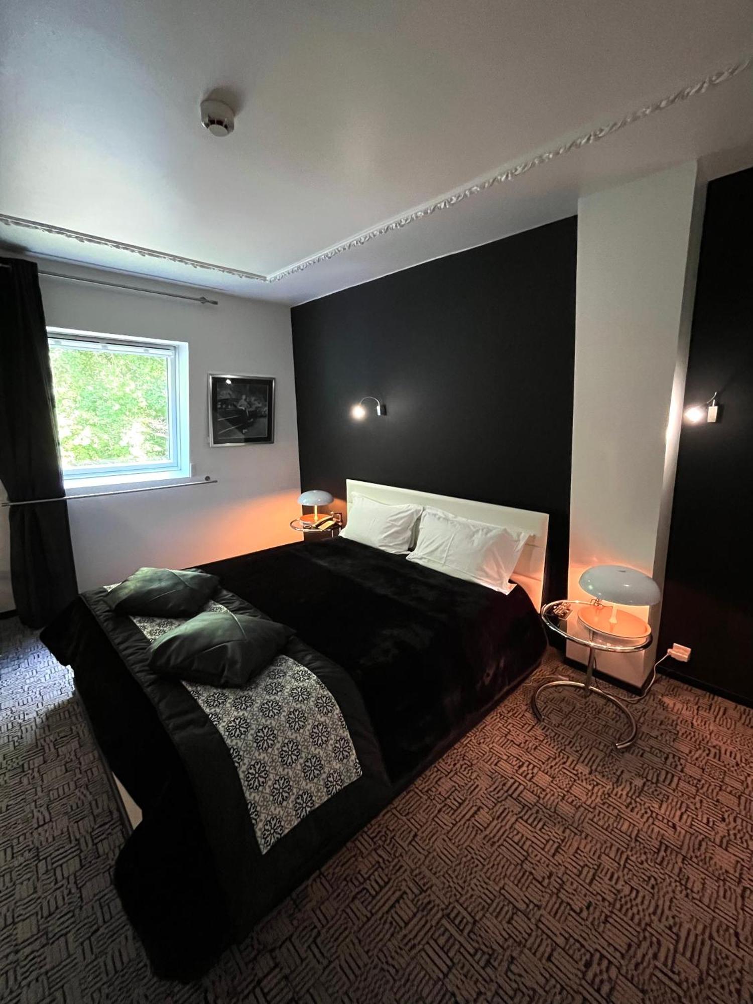 רושקורבון Art Hotel מראה חיצוני תמונה