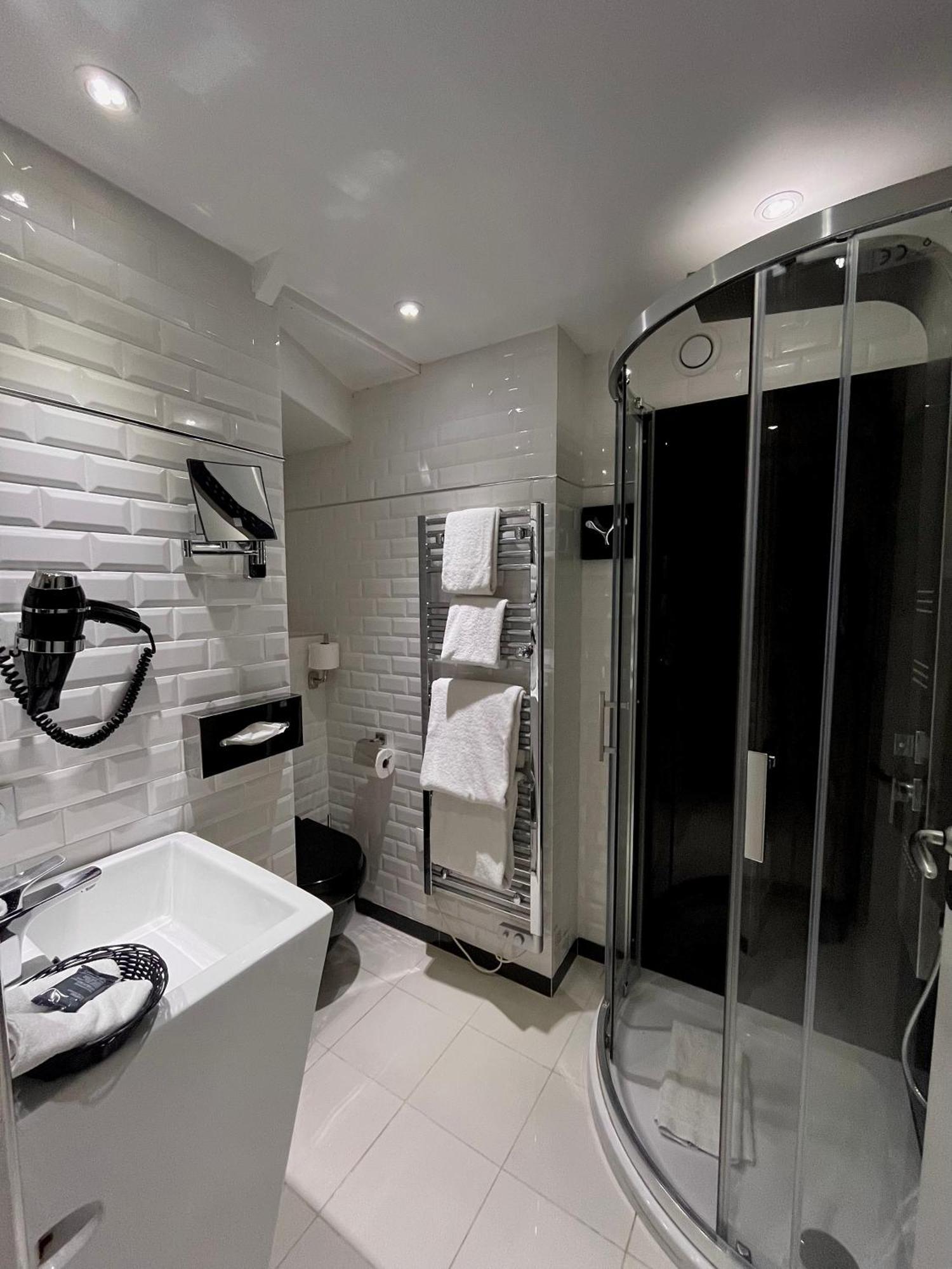 רושקורבון Art Hotel מראה חיצוני תמונה