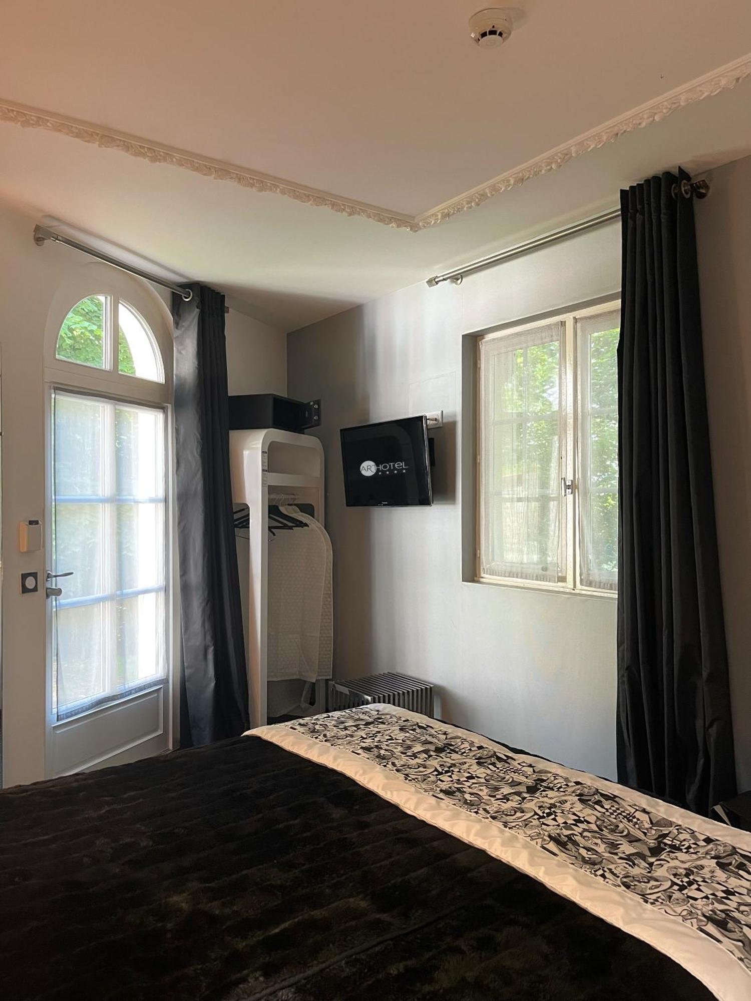 רושקורבון Art Hotel מראה חיצוני תמונה